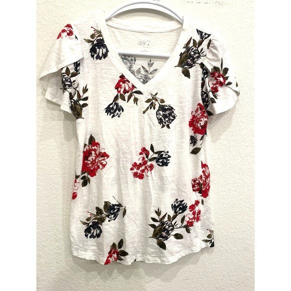 Maurices Tops - 24/7 Maurices Top White Floral Roses‎ V Neck TShirt Small Modal Cotton Flowers